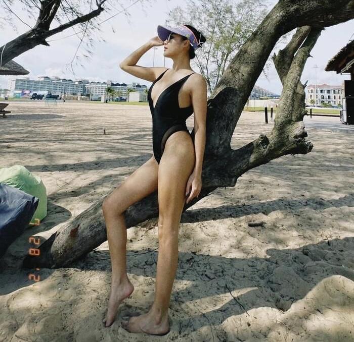 Văn Mai Hương chiêu đãi hình nội y nóng mắt tại gia-9