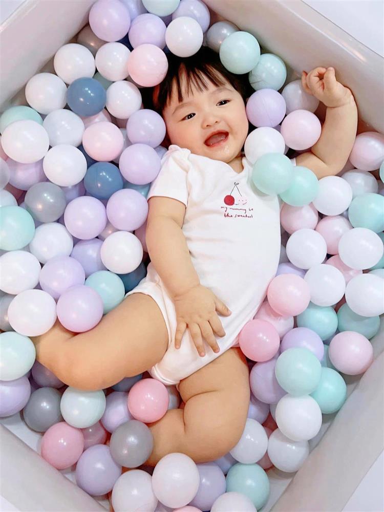 Đông Nhi xúc động khi vô tình nhìn lại đám cưới thế kỷ-10