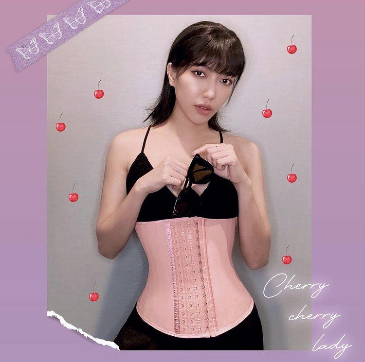 Đào Bá Lộc đeo corset khoe eo thon chị em nhìn khóc thét-11