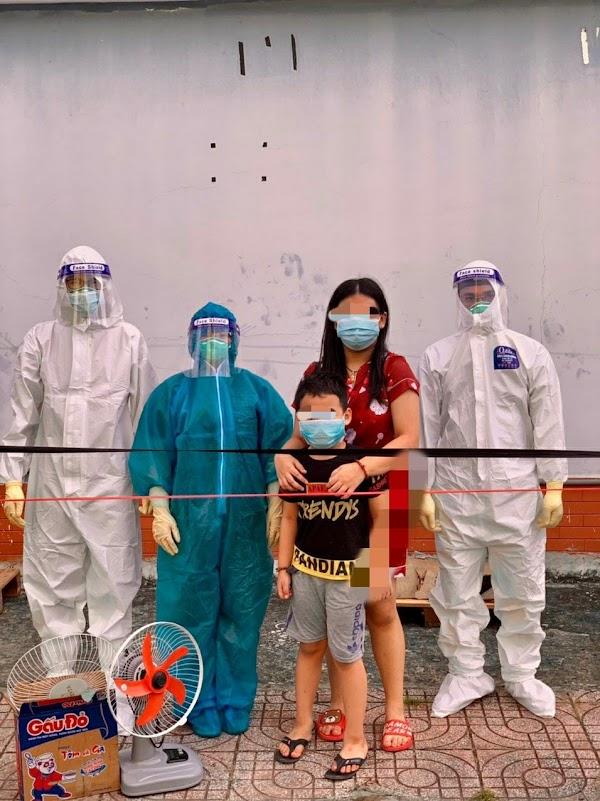 Chuyến xe 0 đồng đưa 2 đứa trẻ mất cha mẹ về với ông bà-2