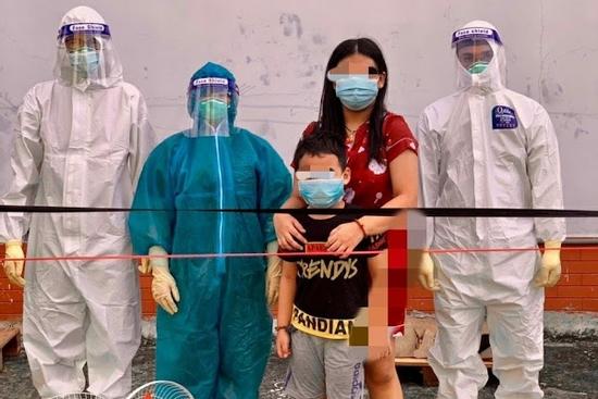 Chuyến xe 0 đồng đưa 2 đứa trẻ mất cha mẹ về với ông bà