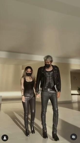 Bạn trai gần 1m9 như người khổng lồ bên cạnh Du Uyên 1m55-2