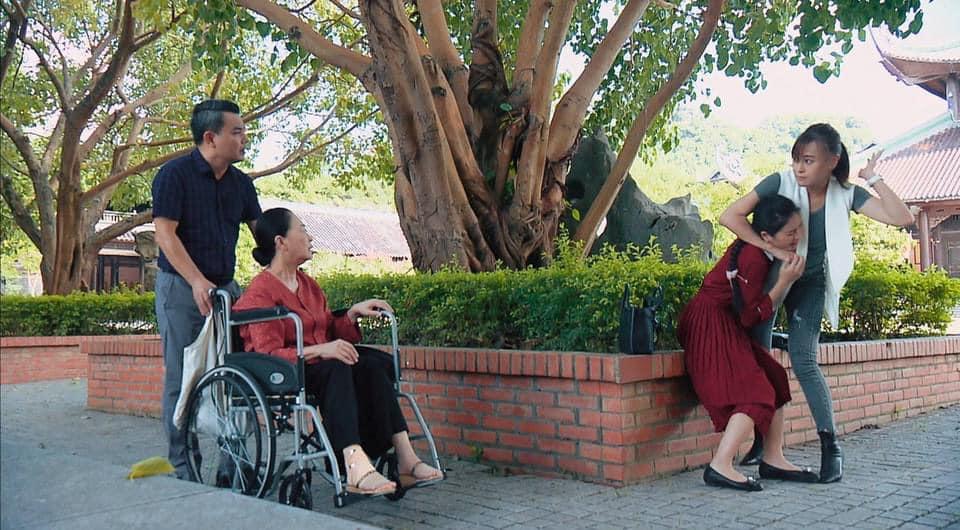 Hương Vị Tình Thân: Bà Dần bị phản đối không đủ tư cách để ôm Nam-1