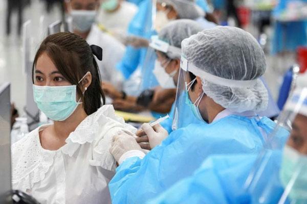 3 nhóm người được tiêm vaccine Vero Cell tại TP.HCM-2