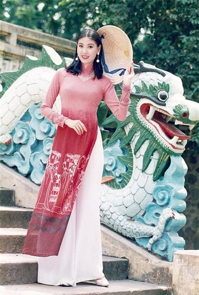 Vẻ đẹp sắc nước hương trời của dàn hoa hậu Việt thập niên 90-16