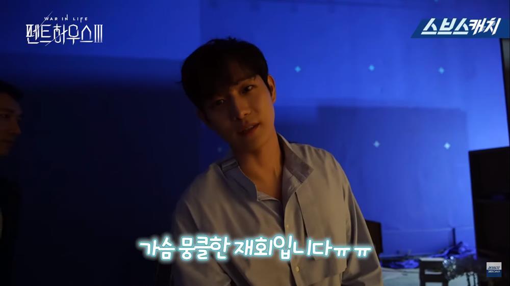 Hậu trường Penthouse 3: Soo Ryeon giới thiệu Logan là bố dượng rồi đây!-9