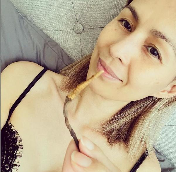 Lương Hoàng Anh quảng cáo mỹ phẩm bất chấp già như trái cà-7