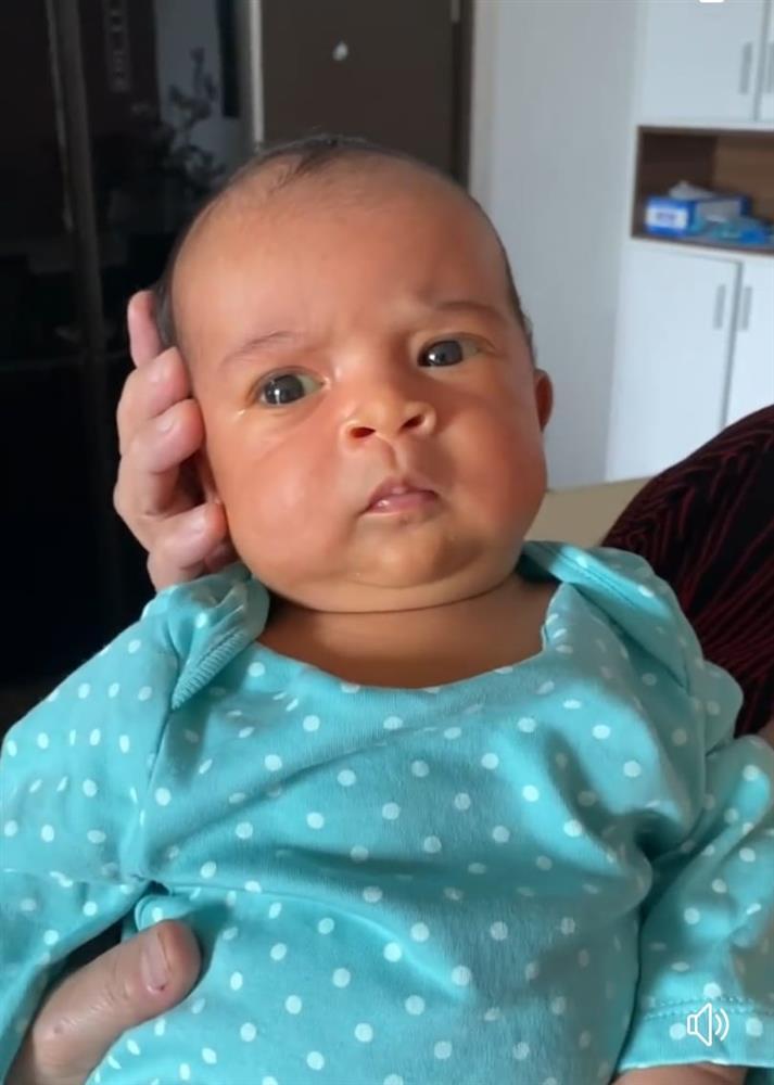 Con gái Võ Hạ Trâm liên tục nổi quạu khi mẹ trò chuyện-2