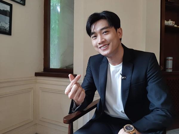 Những anh trai tưởng lạnh lùng mà lại ghen sôi máu trên phim Việt-9