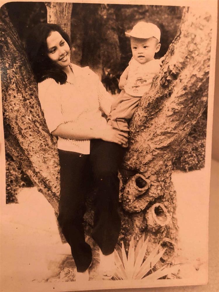 Shark Khoa khoe mẹ ngày trẻ, nhan sắc xế chiều được chú ý hơn-1