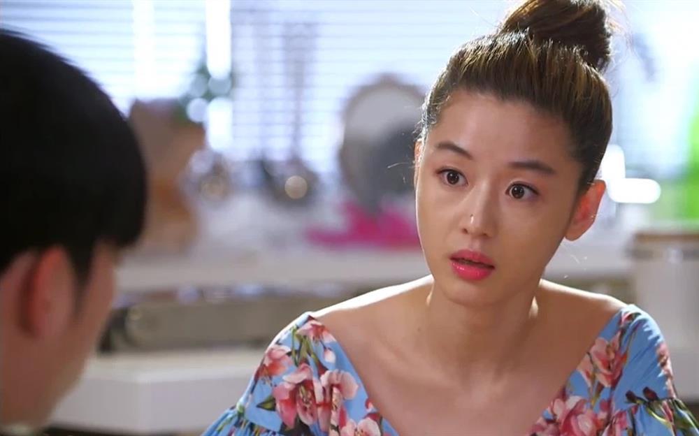 Bạn trai giám đốc tặng điện thoại cũ, cô gái kể lể gây xôn xao MXH-2