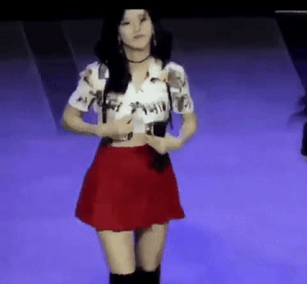 Black Pink xử lý trang phục: Ai cũng khéo léo, riêng Jennie bị chê-2