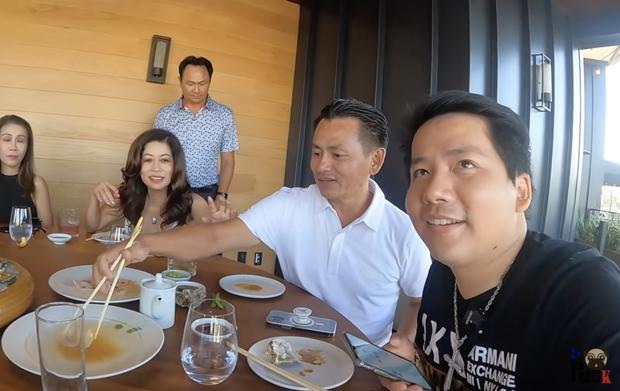 Thái độ Khoa Pug khi bị Johnny Đặng hỏi về khối tài sản 6.000 tỷ đồng?-3