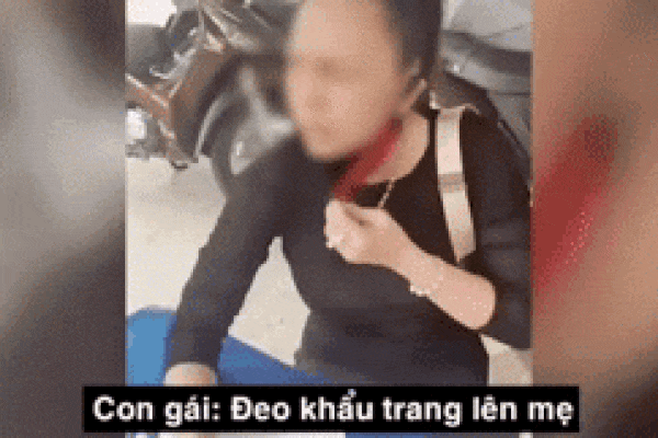 Chị đại quận 4 tái xuất: Không đeo khẩu trang dẫn con gái lang thang-4