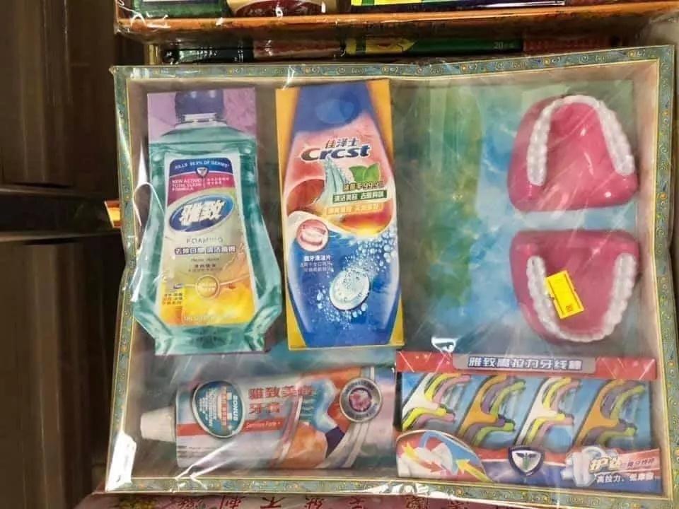 Đi chợ CÔ HỒN: Khẩu trang, trà sữa, đồ hiệu chả thiếu thứ gì-11