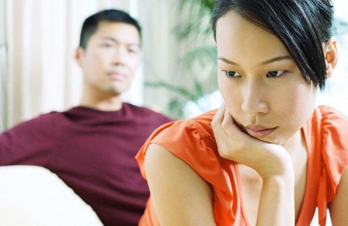 Cãi nhau to, mẹ úp cả cái nồi vào mặt ép bố phải làm hòa-2