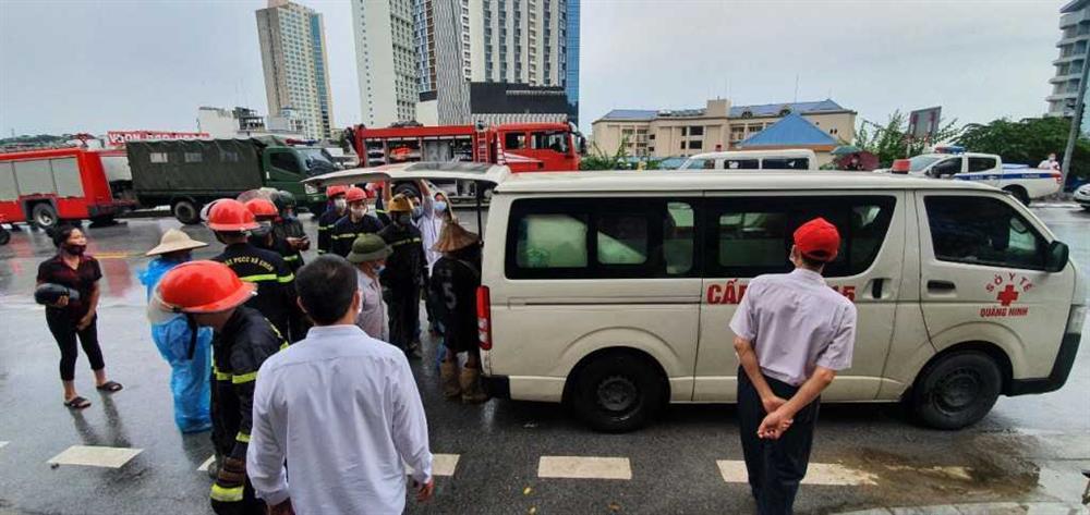 Lở đất vùi lấp nhóm công nhân đang ngủ ở Quảng Ninh, 3 người tử vong-5