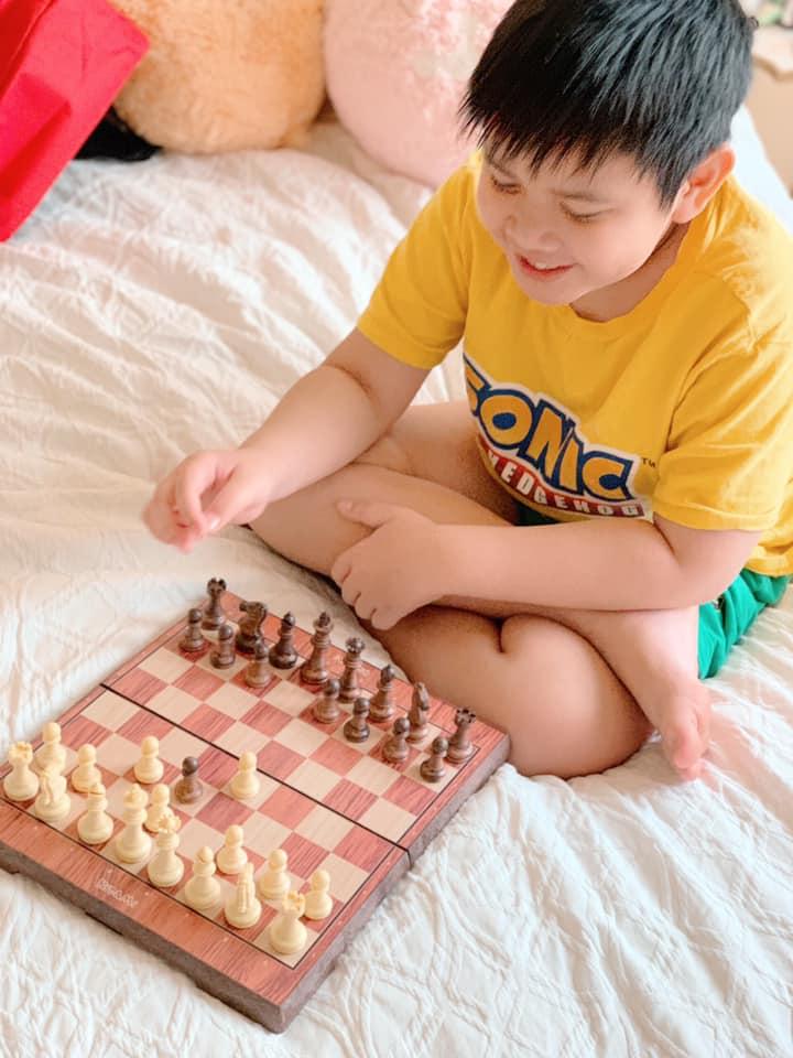 Cuộc sống con trai 9 tuổi của MC Quỳnh Chi khi ở Mỹ cùng bố-3