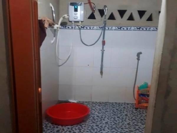 Cháu bé 1 tuổi chết trong xô nước tại nhà giữ trẻ-1