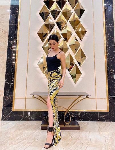 Lệ Quyên mix đồ với áo hai dây như gái 18, bảo sao bồ trẻ mê tít-3