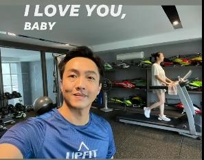 Cường Đô La đăng tải khoảnh khắc bà xã Đàm Thu Trang tập thể dục cùng lời yêu thương.