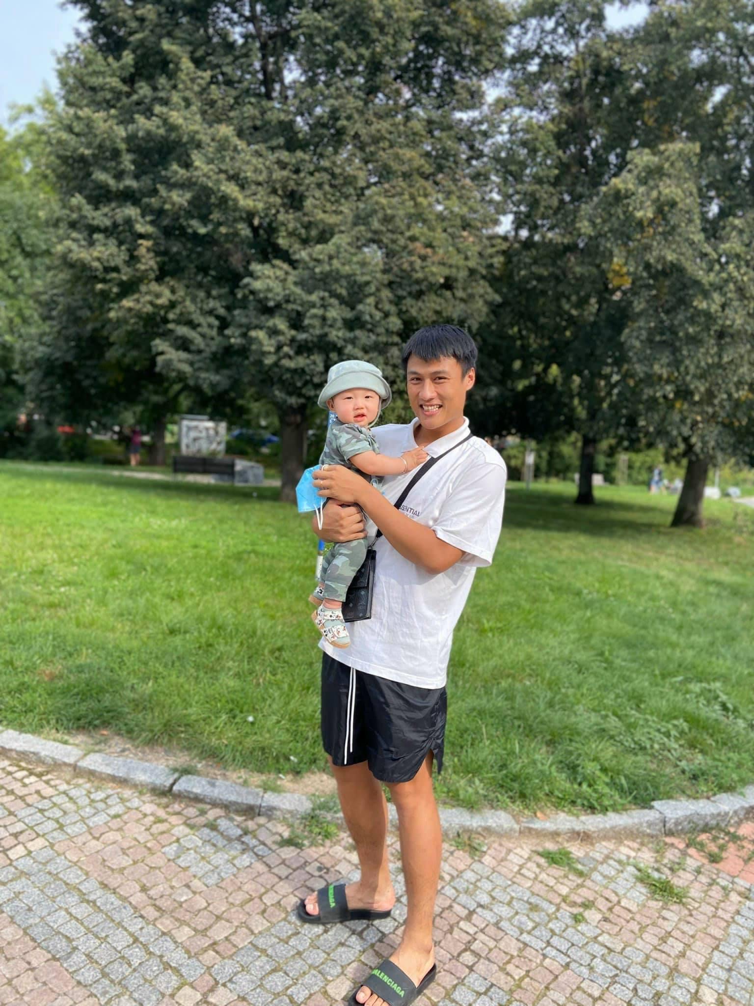 Đăng tải khoảnh khắc bên con trai, Mạc Hồng Quân tự nhủ: "Lâu quá không có cảm giác này".