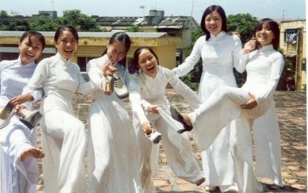 Vân Hugo hoài niệm quá khứ: "Dậy thì khá là thành công, 20 năm - 1 chặng đường".