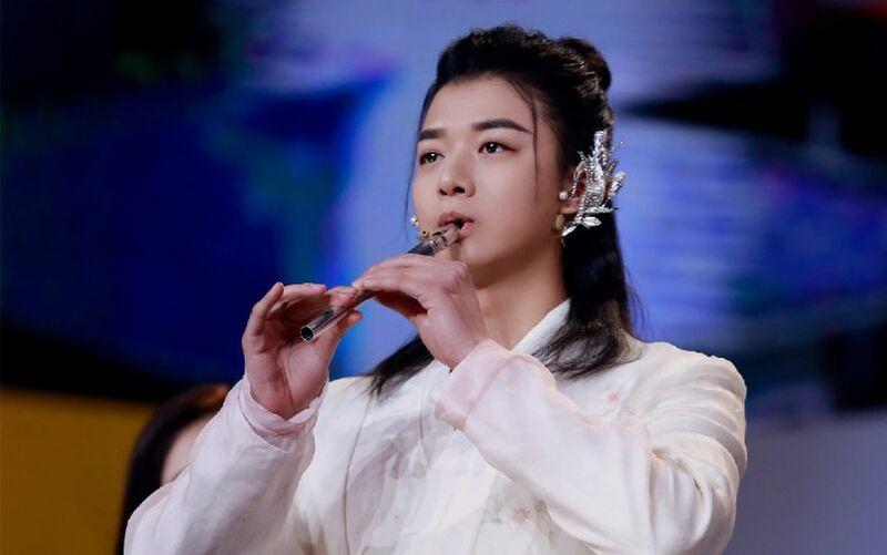 Nam ca sĩ Cbiz dọa tống tình cũ vào tù từng khiến cả thế giới ngưỡng mộ-4