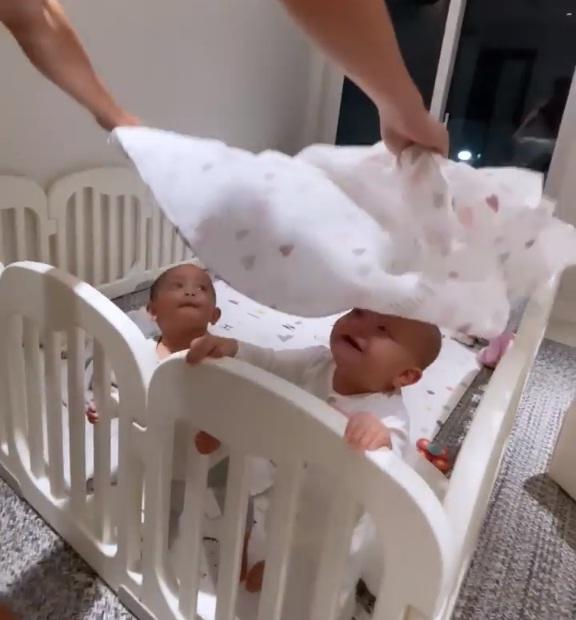 Kim Lý bung lụa làm trò, Lisa phấn khích quẩy cực sung-3