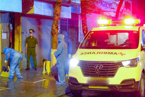 F0 Hà Nội tiêm vaccine cùng trăm người, 1 ngõ 16 ca Covid-19