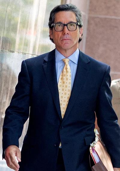 Bố Britney Spears đồng ý từ bỏ quyền giám hộ-2