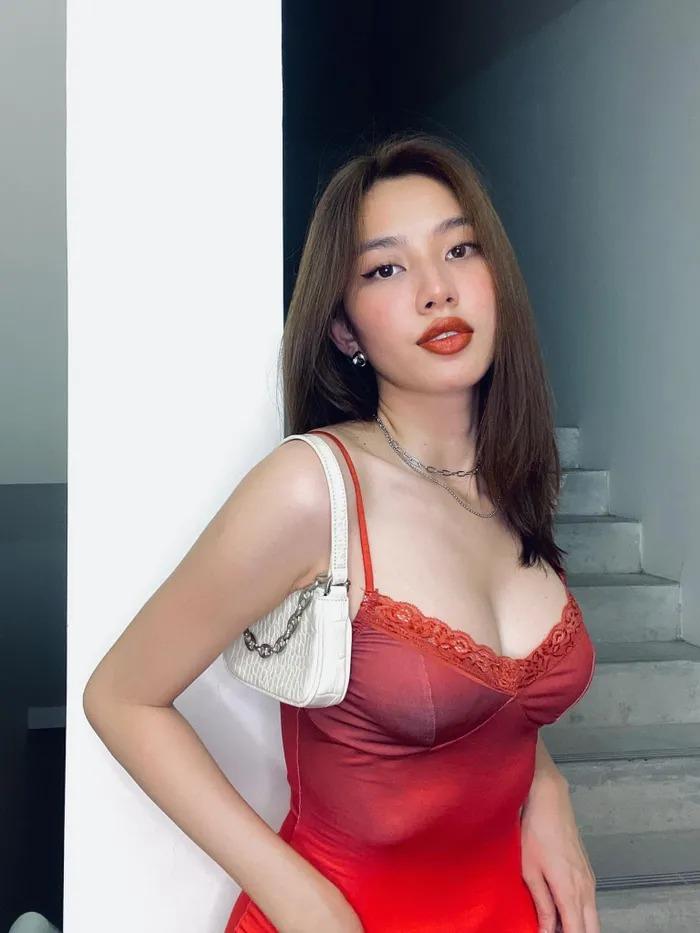 Thùy Tiên thi Miss Grand 2021: Body nóng bỏng, vướng phốt quỵt nợ-12