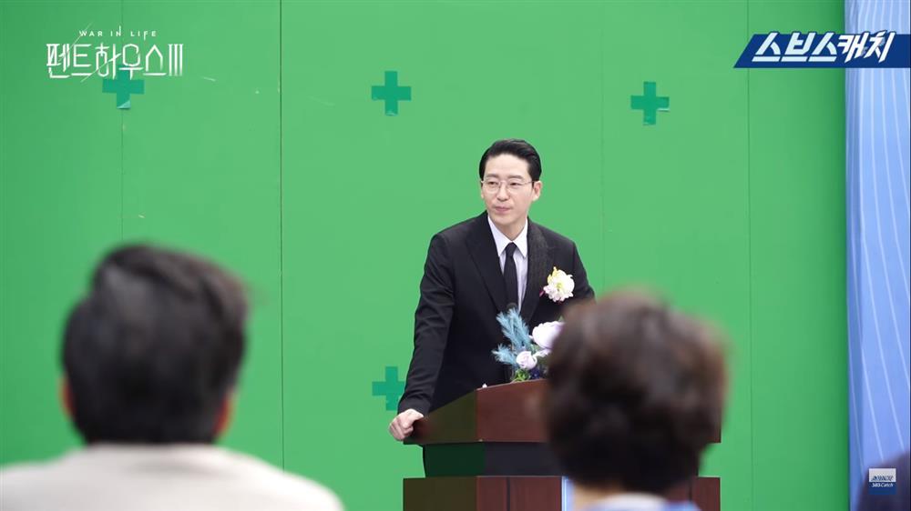 Penthouse 3 tập 10: Dượng Tê tái mặt khi Baek Joon Ki về đòi tiền-11