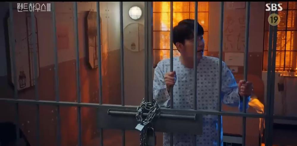 Penthouse 3 tập 10: Dượng Tê đi trại, Eun Byul giúp mẹ mất trí-12