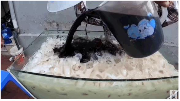 Sự thật tin đồn Bà Tân Vlog làm nước cống 50 lít để đãi các cháu-3