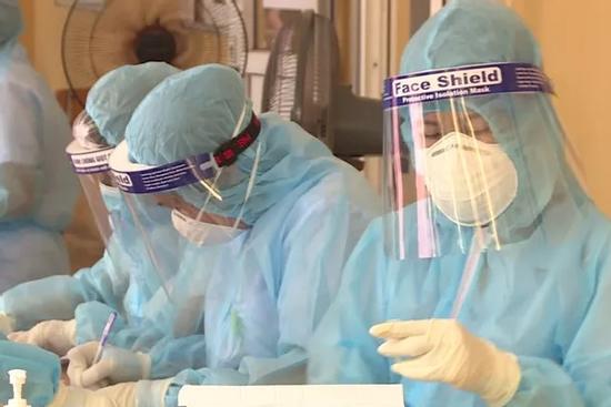 Trưa 14/8: Hà Nội có 21 ca Covid-19 mới, 7 ca tại cộng đồng