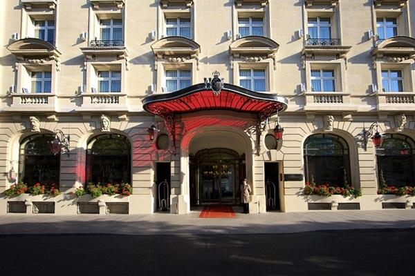 Cung điện bong bóng tuyệt đẹp ở Pháp, cứ ngỡ đến từ tương lai-6