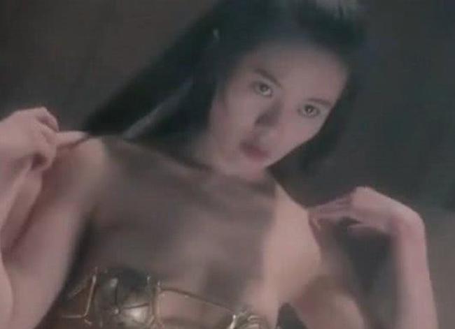 Cảnh nóng cựu nữ thần phim 18+ bị đồng nghiệp nam sàm sỡ-15