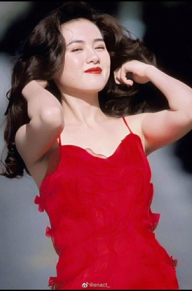 Cảnh nóng cựu nữ thần phim 18+ bị đồng nghiệp nam sàm sỡ-5