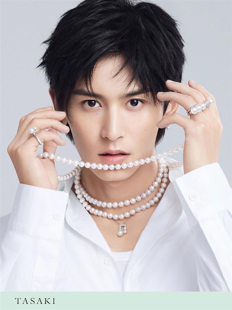 Trương Triết Hạn bị tố đu bám Vương Nhất Bác, sống giả tạo-1