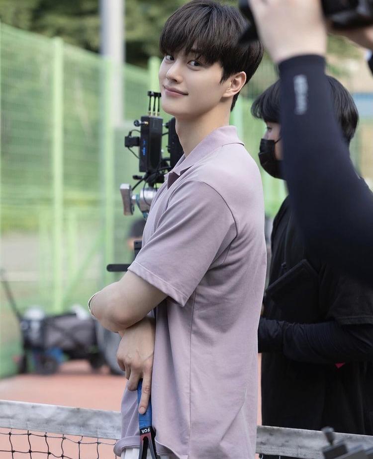 Tại sao Song Kang trong Nevertheless lại thích mặc màu tím?-8