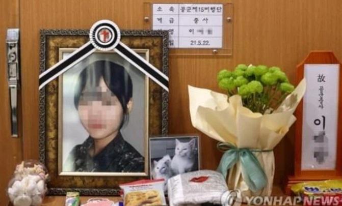 Thêm 1 nữ trung sĩ Hàn tự tử sau khi bị đồng đội cưỡng hiếp-3