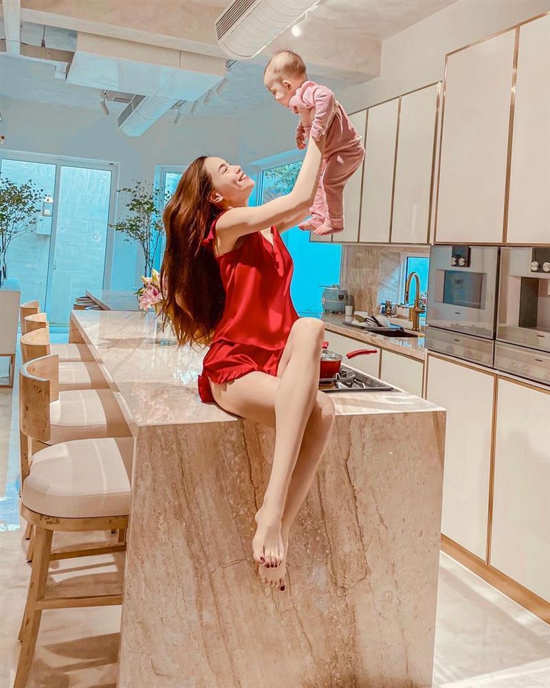 Hồ Ngọc Hà - Lisa gây sốt với cảnh mẹ bảo con không nghe-4