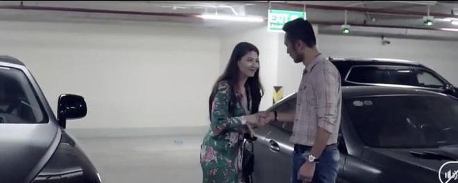 Bán đồng hồ 900 triệu cho Hương Giang, Ngọc Trinh VTV giàu cỡ nào?-6