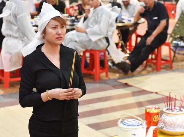 Phi Thanh Vân xót xa vì mẹ ruột qua đời nhưng không thể ở bên-5