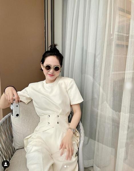 Quỳnh Anh Shyn lộ nội y nhức mắt - Chi Pu khoe body khét lẹt-3