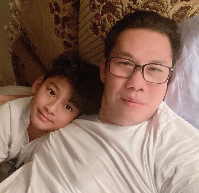 Con trai Lệ Quyên khoe cận cảnh siêu xe 30 tỷ được bố tặng-1