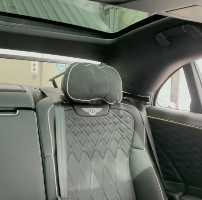 Con trai Lệ Quyên khoe cận cảnh siêu xe 30 tỷ được bố tặng-5