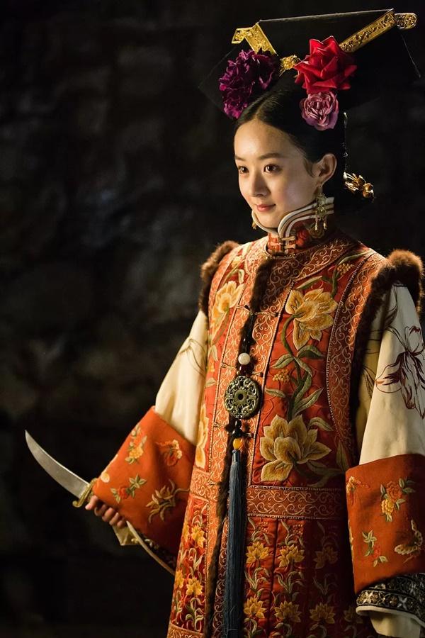 Triệu Lệ Dĩnh tô son đỏ phát sợ, Xa Thi Mạn chỉ liếc mắt là đủ!-7