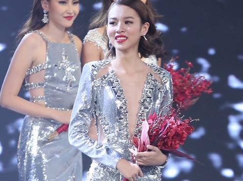 Phí Phương Anh khoe bưởi bòng chỉ trực nổ tung-1